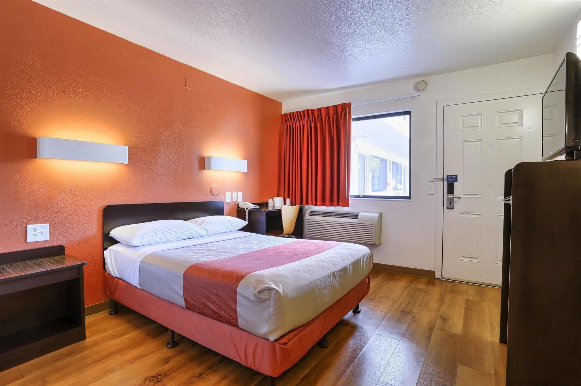 Park Inn By Radisson วอลนัทครีก ภายนอก รูปภาพ